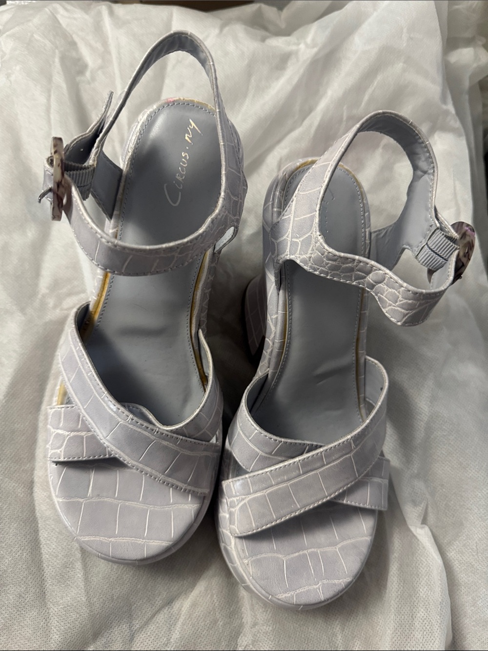Circus by Sam Edelman Croc-Embossed Light Gray Slingback Sandals - Picture 5 of 7